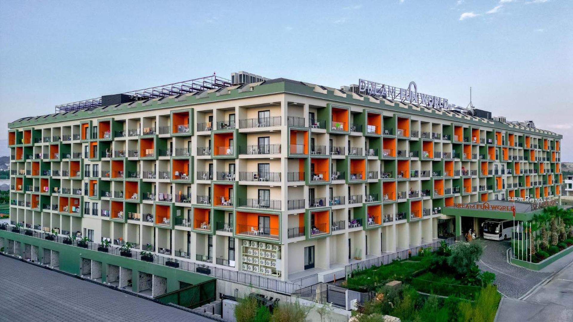 Dream Fun World Hotel Side Luaran gambar