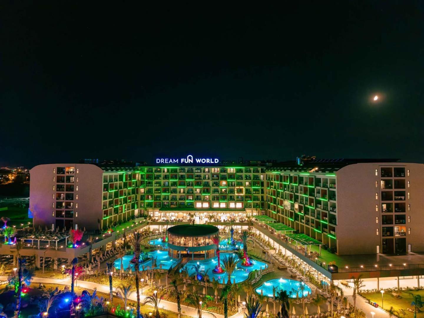 Dream Fun World Hotel Side Luaran gambar
